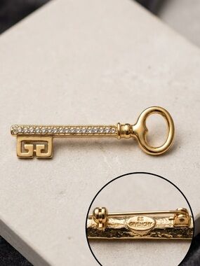 Vtg Givenchy Paris New York Gold Triple-Plated Skeleton Key Brooch Pavé